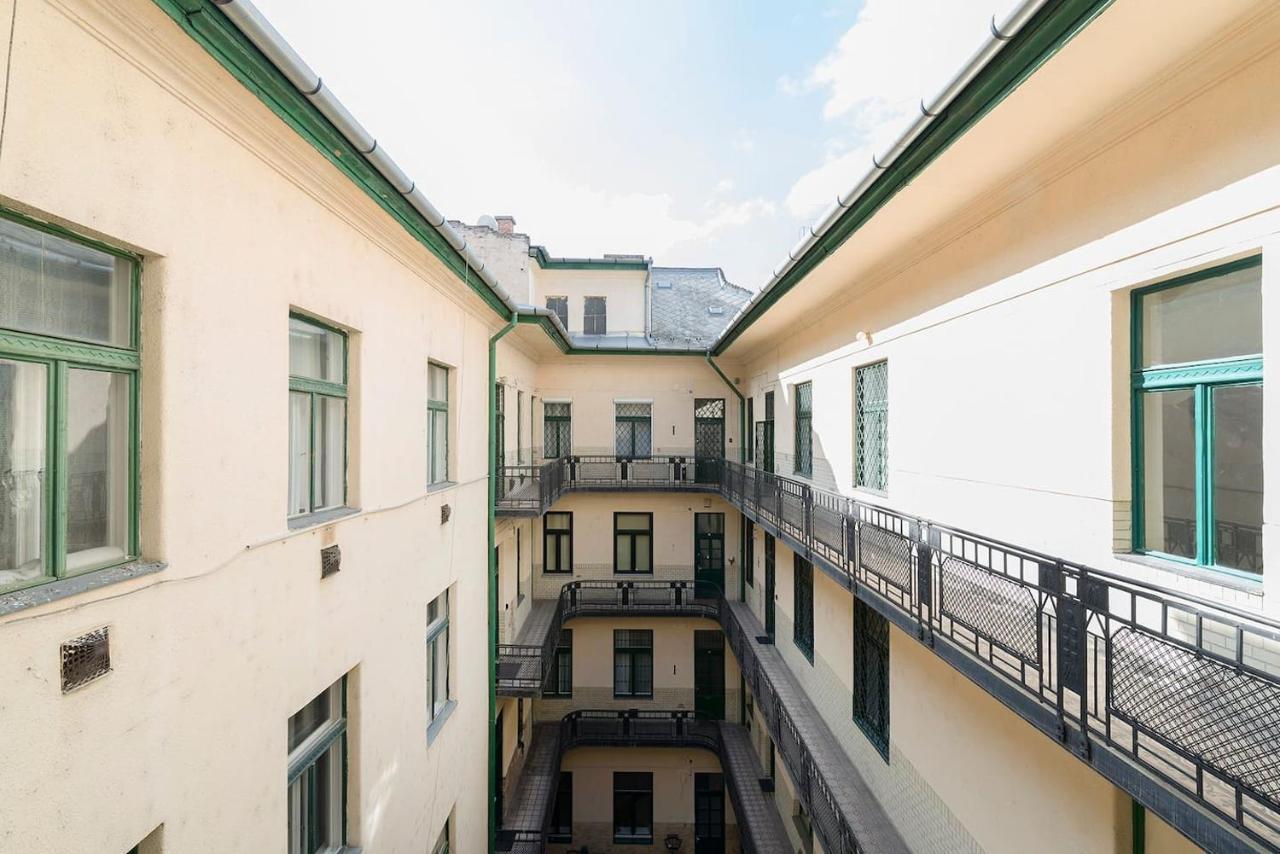 Vaci Street Premier Apartment Budapest Eksteriør billede